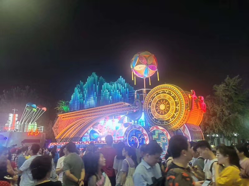 实话实说栏目组全体人员，祝大家元宵节快乐！（图2）