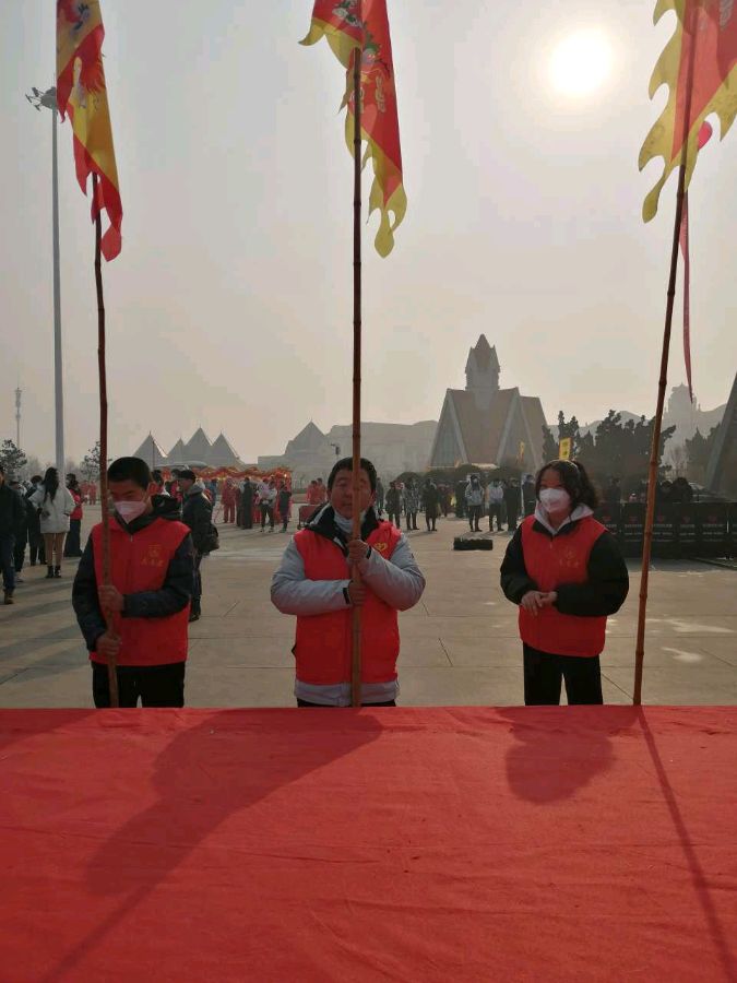 润丰股份爱心社团积极与各志愿者组织为潍坊北海民俗祭海节现场服务……（图6）
