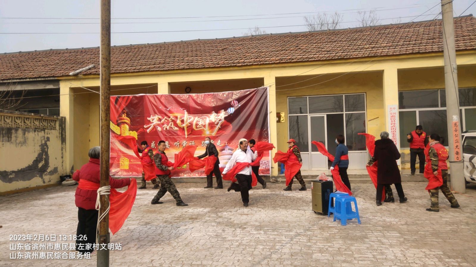 闹元宵载歌裁舞 志愿者与民同欢(图5)