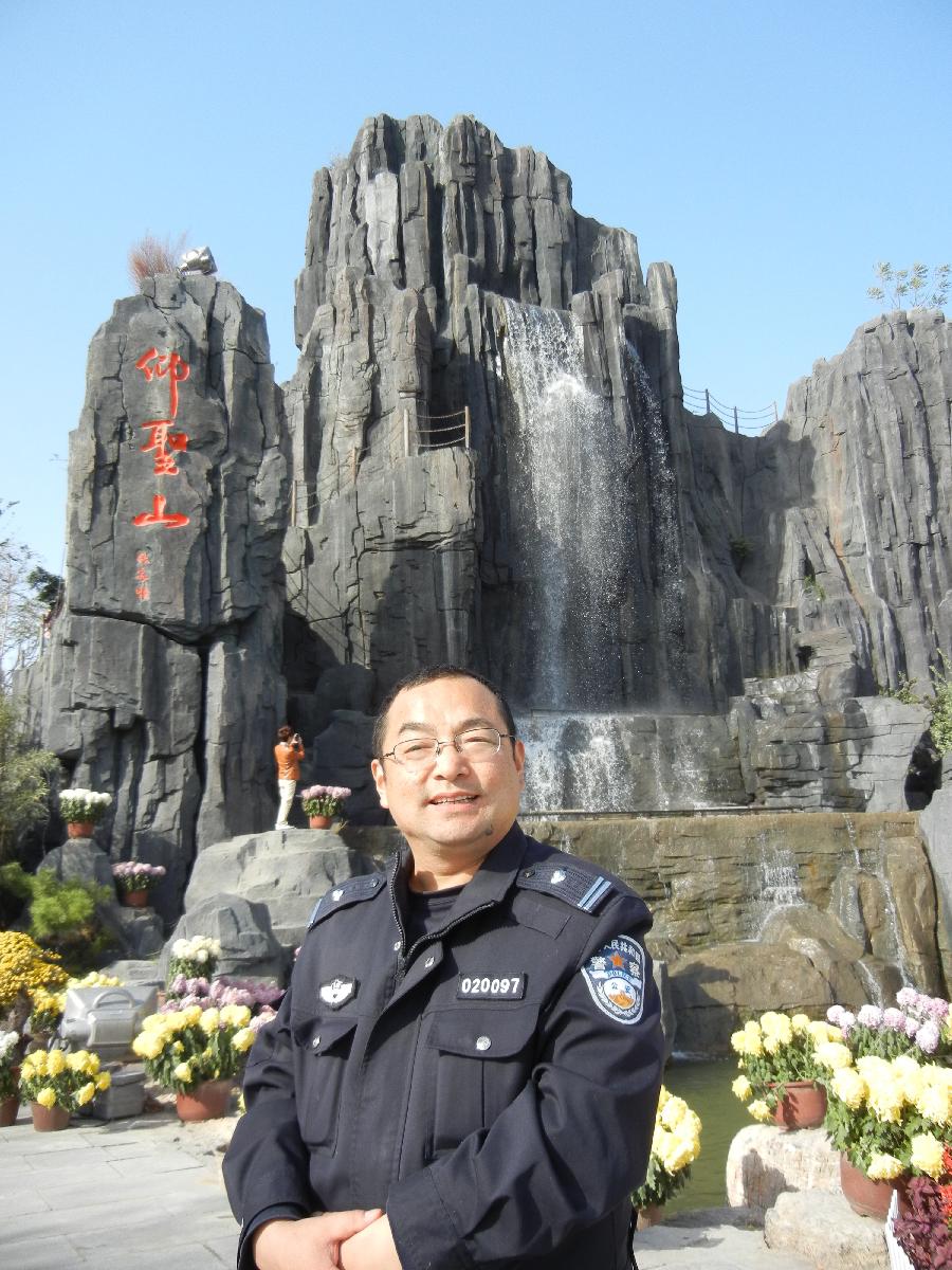 罗兰朗诵当代著名诗人陈思同作品《老家》组诗（图3）