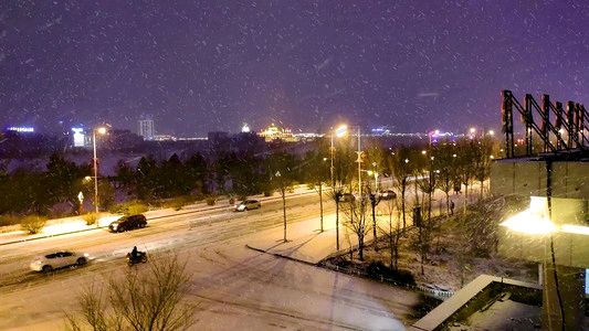 《大地的尽头》作者:雪原（吉林）【主播:层林尽染】【桃源国际诗歌集团】用声音传递温暖以诵读致敬人生♬（图6）