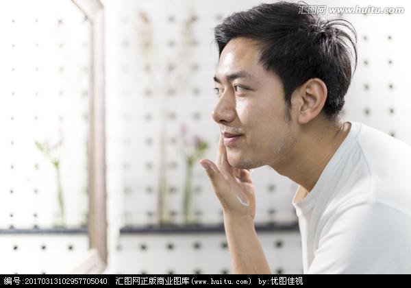 《镜子里的俘虏》作者:张超我【主播:长弓雅士】【桃源国际诗歌集团】用声音传递温暖以诵读致敬人生♬（图5）