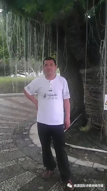 《最酷的降落》作者:七里沁渔者【主播:长弓雅士】【桃源国际诗歌集团】用声音传递温暖以诵读致敬人生♬（图8）