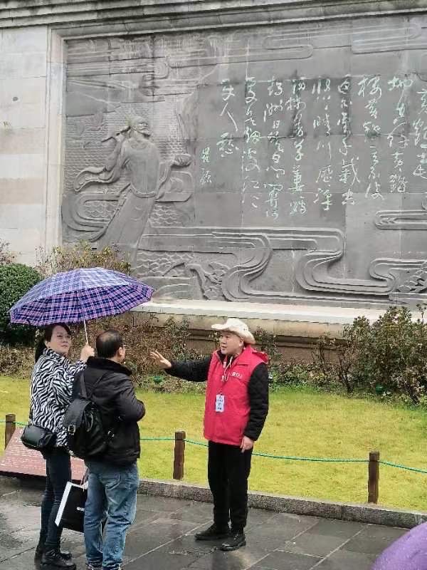 春意，作者：周智敏