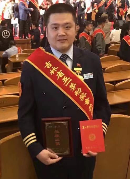 长春市“刘英俊班”名誉班长'活雷锋'王京（图2）