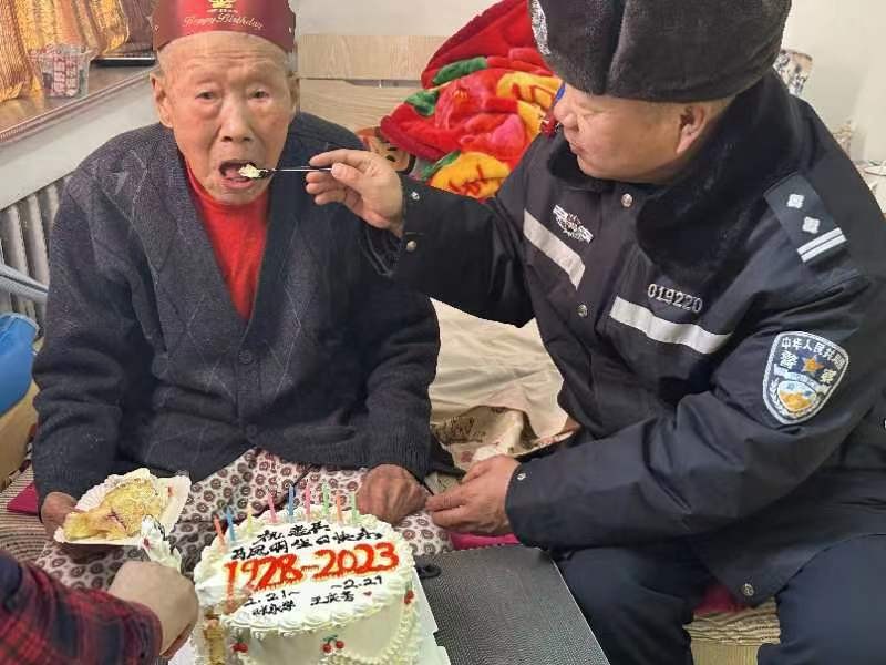 “老兵”生日快乐（图2）