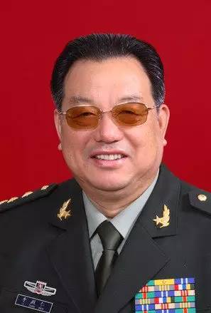 巴黎文学华东诗社018期微刊《花迎五一更芬芳》（图2）