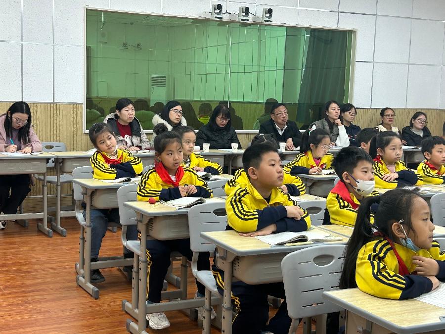 课题研究促成长,砥砺奋进向未来——南和区幸福小学课题成果推广准备会(图2)