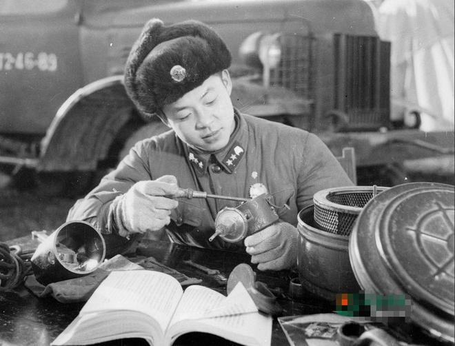 玫瑰伊人朗诵【三月，雷锋的名字闪亮】作者/江风秦雨（图6）