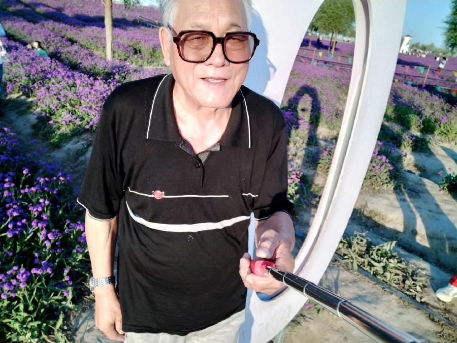 巴黎文学华东诗社016期微刊《纪念毛主席为雷锋题词六十周年》(图121)