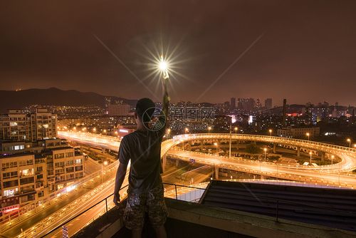 《我在风里等你》作者:华芳国【主播:长弓雅士】【桃源国际诗歌集团】用声音传递温暖以诵读致敬人生♬（图6）