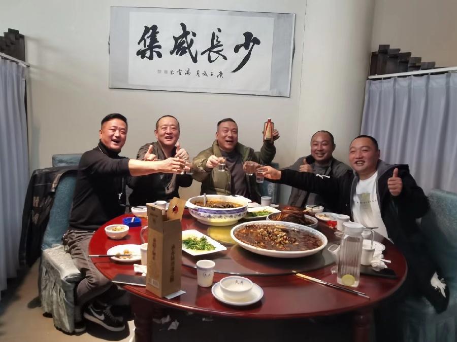 当代艺术家老菩提朗诵当代资深诗人黑马建雄作品《白发》（图2）
