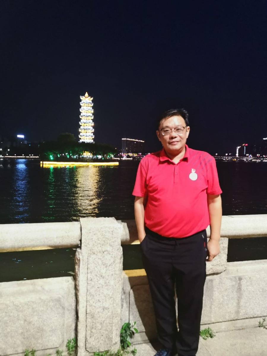 赵秋云朗诵【我一直爱看残缺的月亮】作者/李磊（图2）