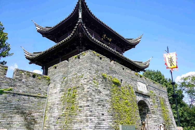 【新山东文学社】《七绝.登城十咏》作者/朱守平 主播/小小鸟（图4）