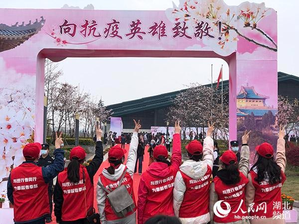 陶朝岗朗诵【巾帼英雄】作者/刘伙力（图4）