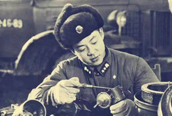 我与雷锋 作者/张德群 京津沪头条（图2）