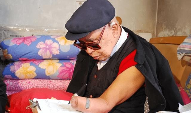 1955年,22岁护士不顾父母反对,嫁给无手无脚的志愿军,后来怎样就-文-古井晓月/西银/北京头条(图10)