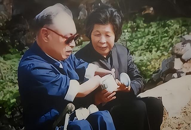 1955年,22岁护士不顾父母反对,嫁给无手无脚的志愿军,后来怎样就-文-古井晓月/西银/北京头条(图15)
