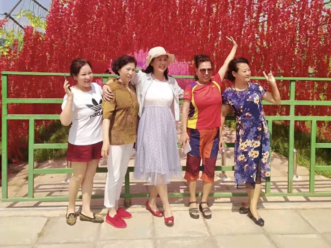 纪念女神节旧作再现一一妇女节的祝福 作者 张德群 京津沪头条（图6）
