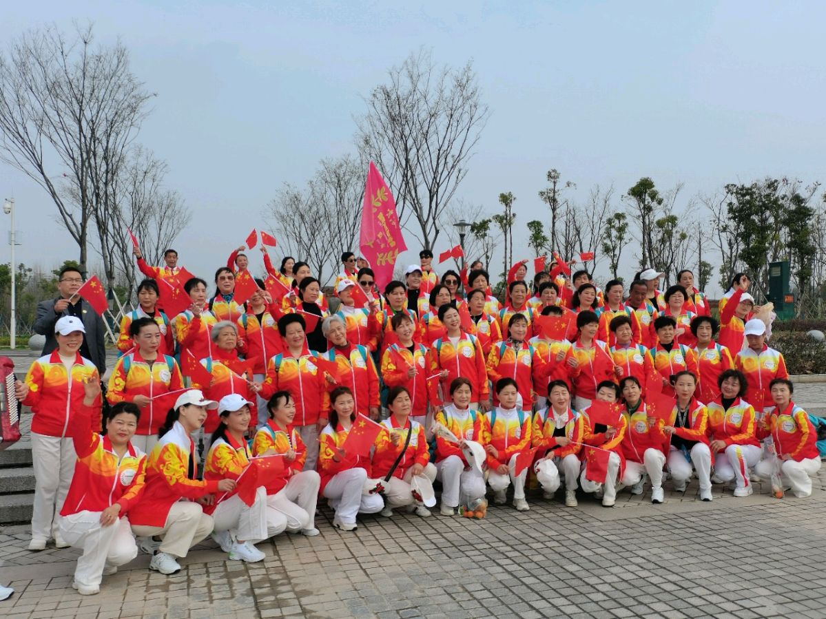 【中国🇨🇳新闻诗文网】“游园洁园，助力环保”学雷锋活动简讯（图2）