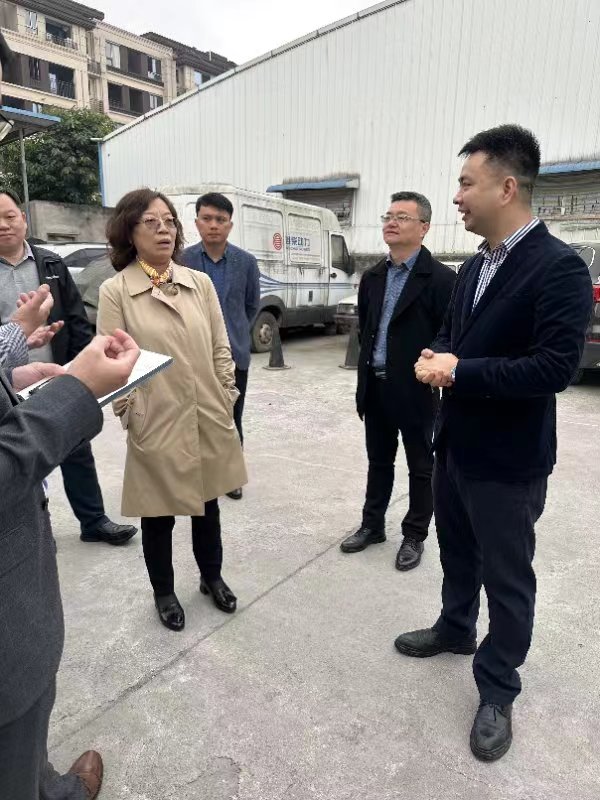 商务部驻成都特派员付艳赴重庆汉联汽车销售服务有限公司调研