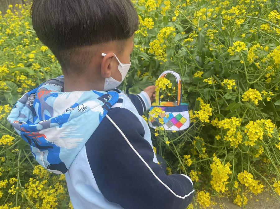亲近自然 拥抱春天--商南县湘河镇中心幼儿园组织春游活动（图6）