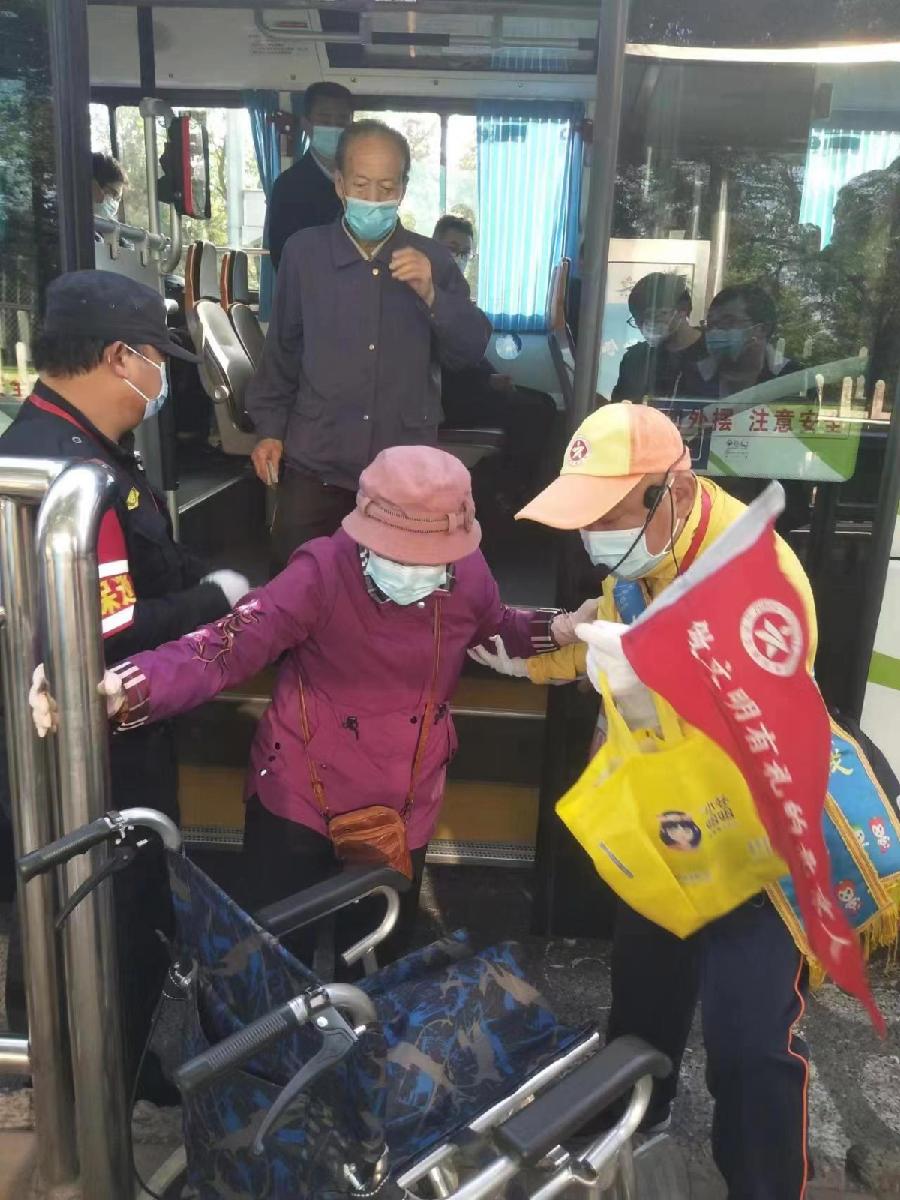 培芬朗诵【赞文明引导员】作者/王胜利（图7）