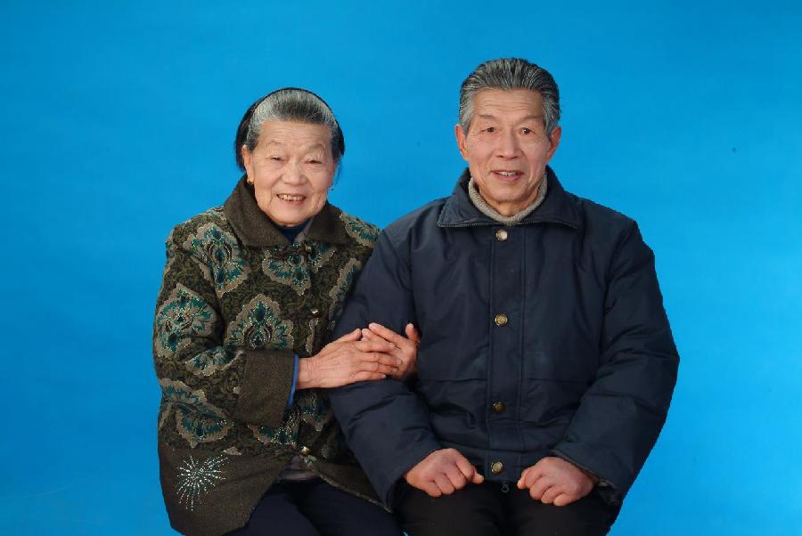 沈俊杰:《痛挽严父慈母》(图2)