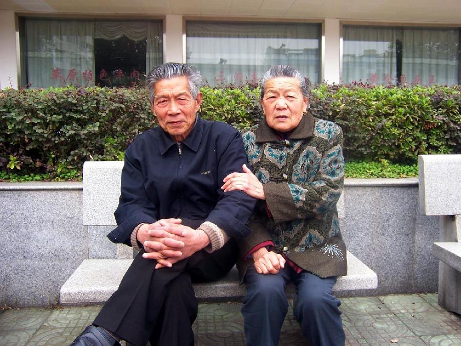 沈俊杰:《痛挽严父慈母》(图5)