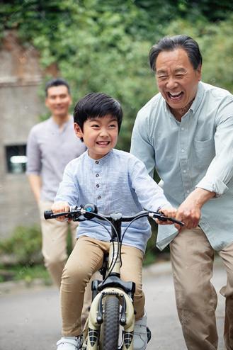 【新山东文学社】《爷爷、孙子与父亲》作者/边风 主播/竹林听雨（图5）