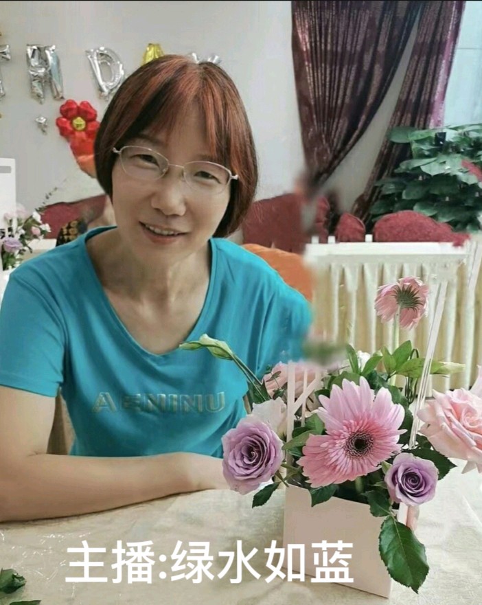 请欣赏实力派诗人:周峰佳作巜我是快乐的朗诵者》主播:娄华 文诵精彩纷呈！（图4）