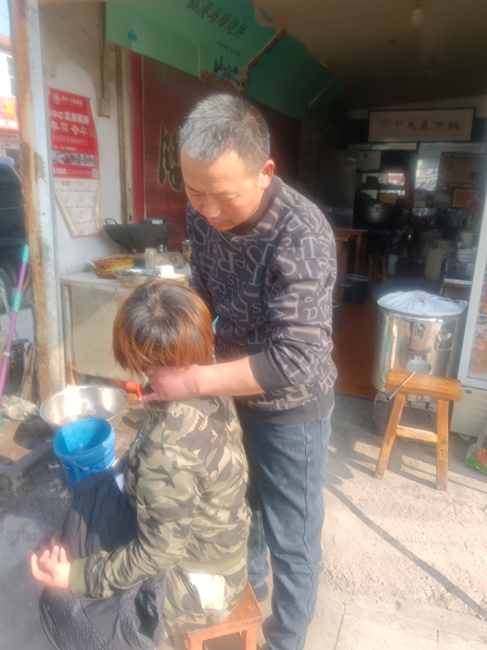 人间最美三月天 ——记临涣营光明义务为乡邻正骨三十多年（图3）