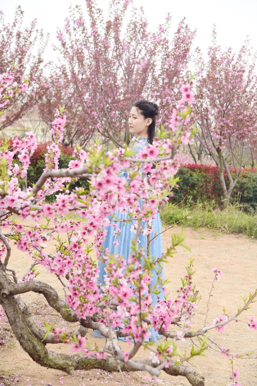诗与远方(组诗)诗/盛百珍(辽宁台安)(图2)