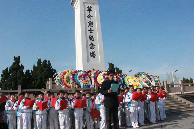 【新山东文学社】清明祭专刊:七诗人现代诗佳作合辑（七首）（图8）