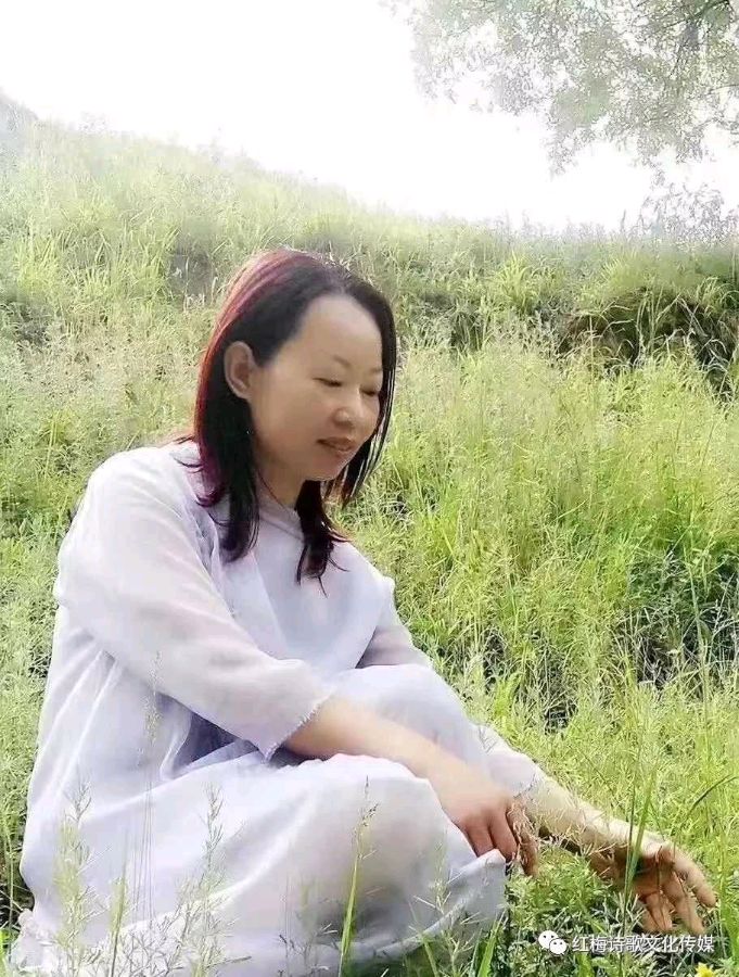 《阿莲》—和陂北阿莲‖作者:妩烟【主播:燕子】【桃源国际诗歌集团】用声音传递温暖以诵读致敬人生♬（图8）