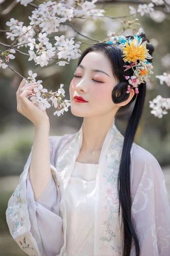 【新山东文学社】《醉了，阳春四月》作者/锦河 主播/星空（图4）