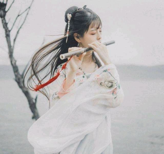 请欣赏金牌主播茵茵倾情演绎蓝天风老师佳作专场/制作宋梅【中国长江文学社】有声文学平台【第5518期】（图4）