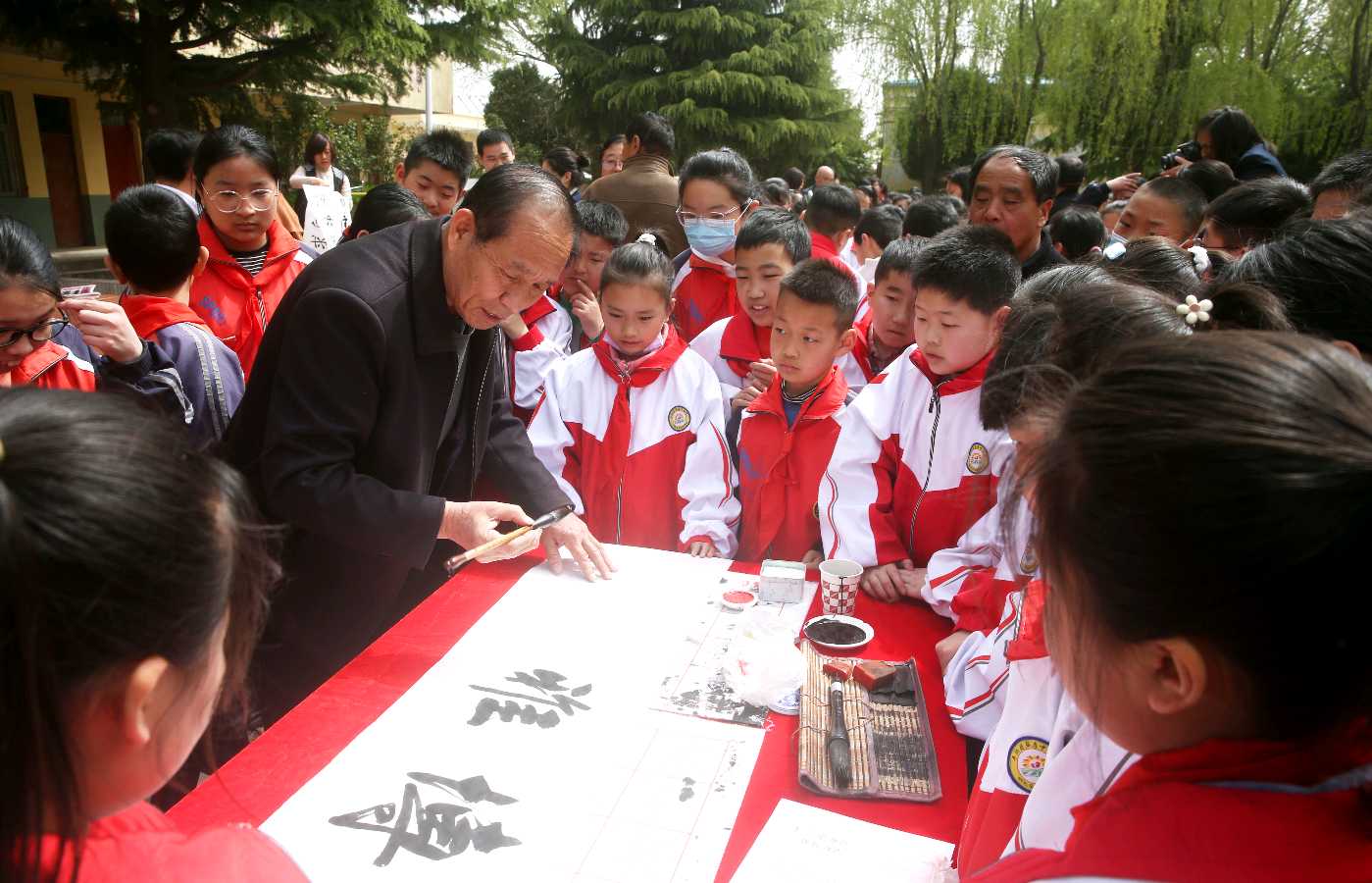 运城市书法教育研究会开展书法进校园活动(图7)