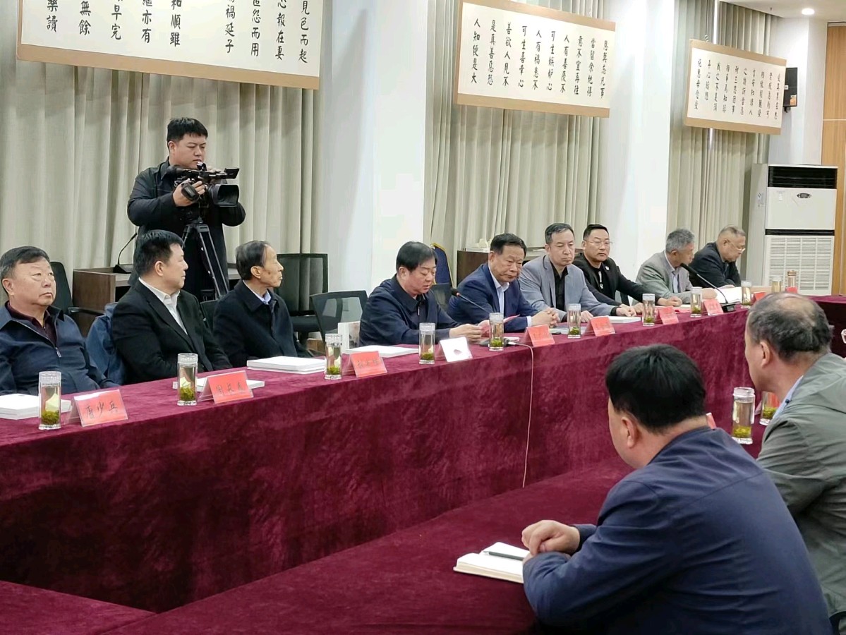 【文旅聊城】翰墨飘香|袁春光书法艺术展在景阳冈酒业开幕(图2)