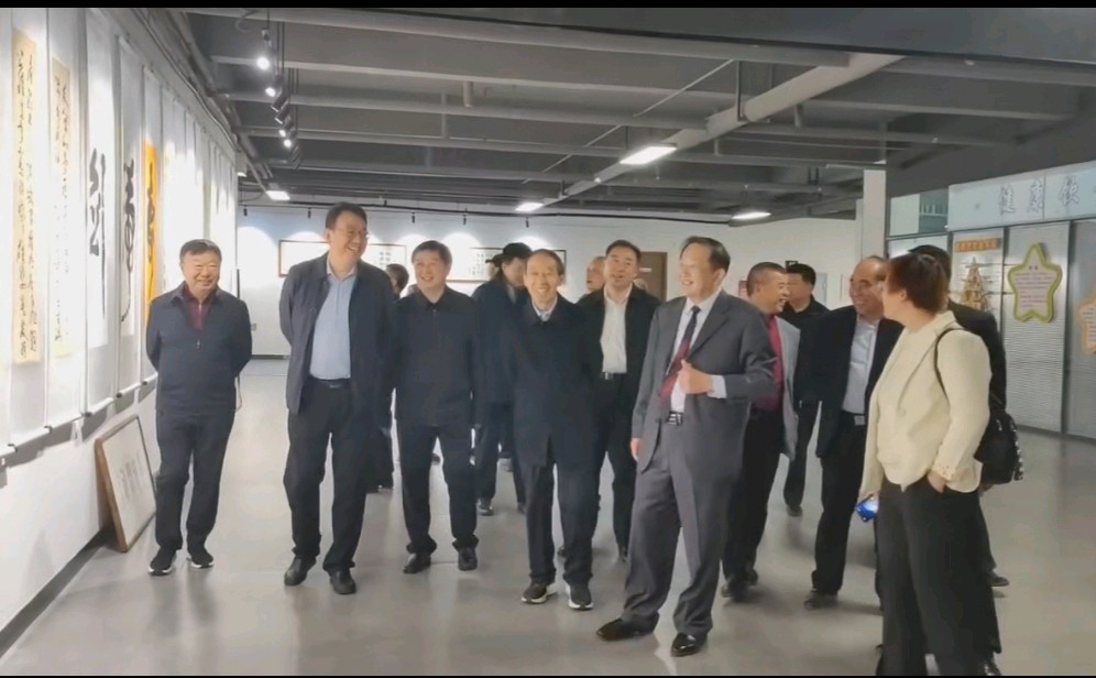 【文旅聊城】翰墨飘香|袁春光书法艺术展在景阳冈酒业开幕(图6)