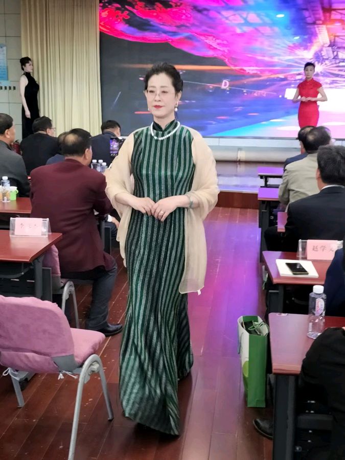 诗人于金奎:七律·银川市诗词学会会员诗意旗袍秀（图11）