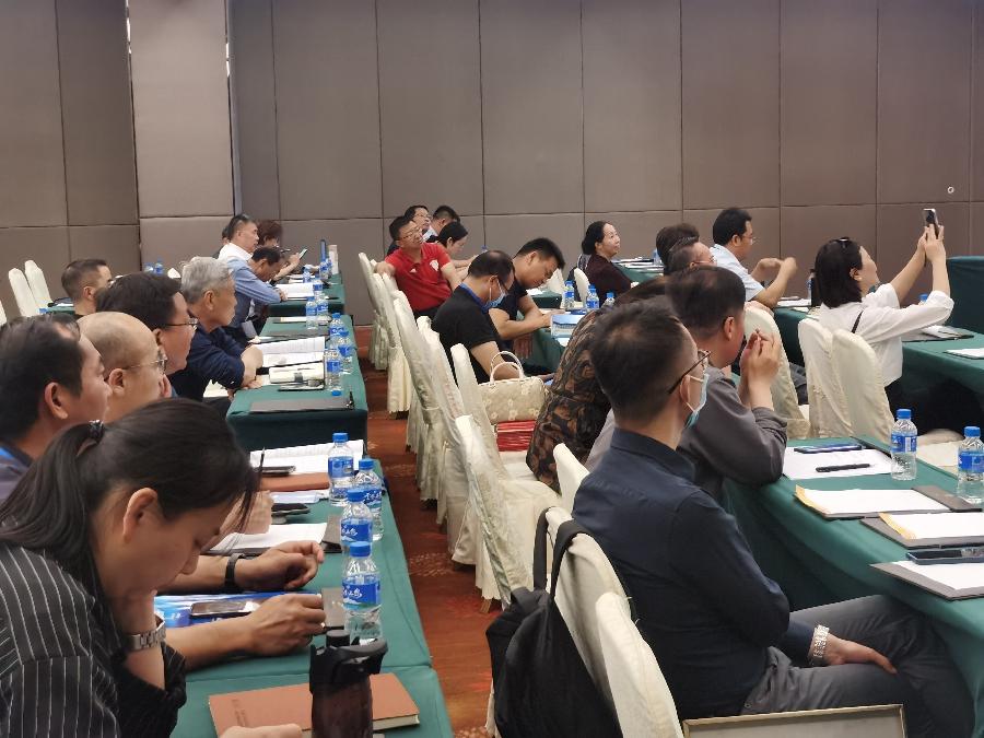 班妈集势:孟国泰在昆明市民办教育会议上激情演讲(图4)