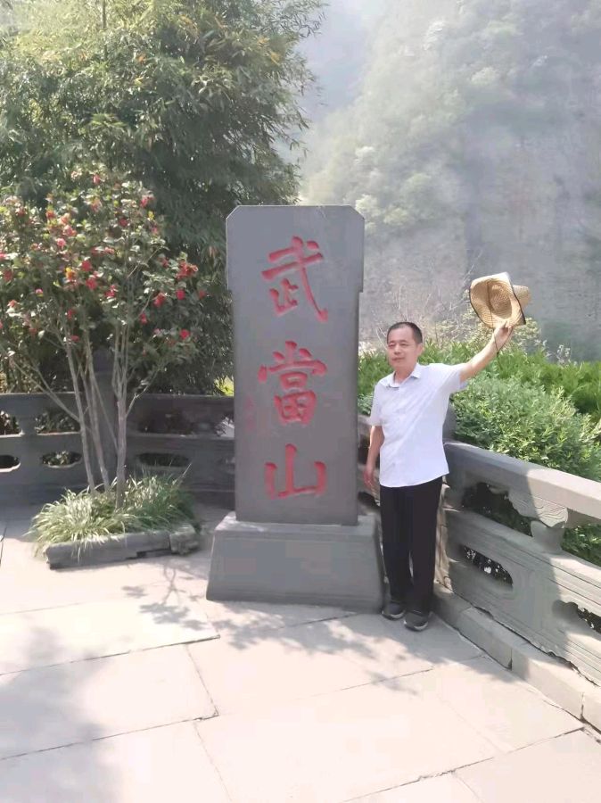 【蓝月亮诗刊】签约诗人:小白杨/女儿婚礼随感(外二首)(图7)