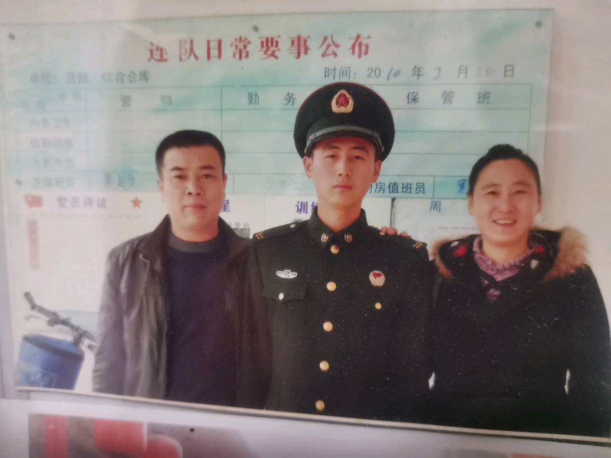 致敬退役军人∽文/毕燕东(平阴)(图2)
