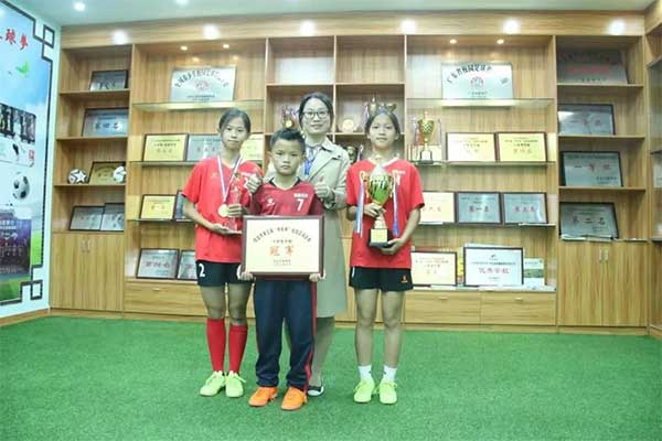 【窦州文苑】信宜田家炳小学诗联(凌远科作品荐读)（图9）