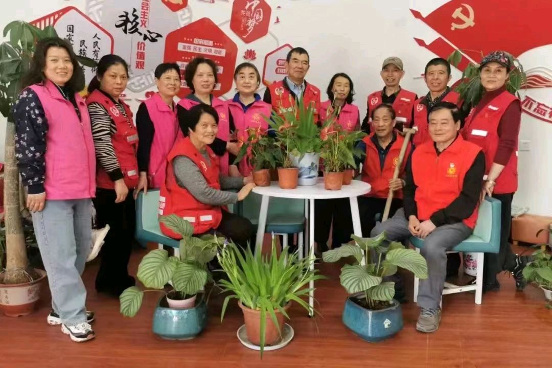 刘天顺老兵服务团:党建红·良品铺子红天下
