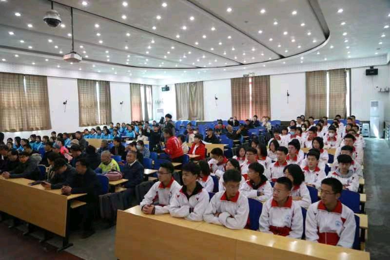 欣闻诗社采风灯塔一高（图2）