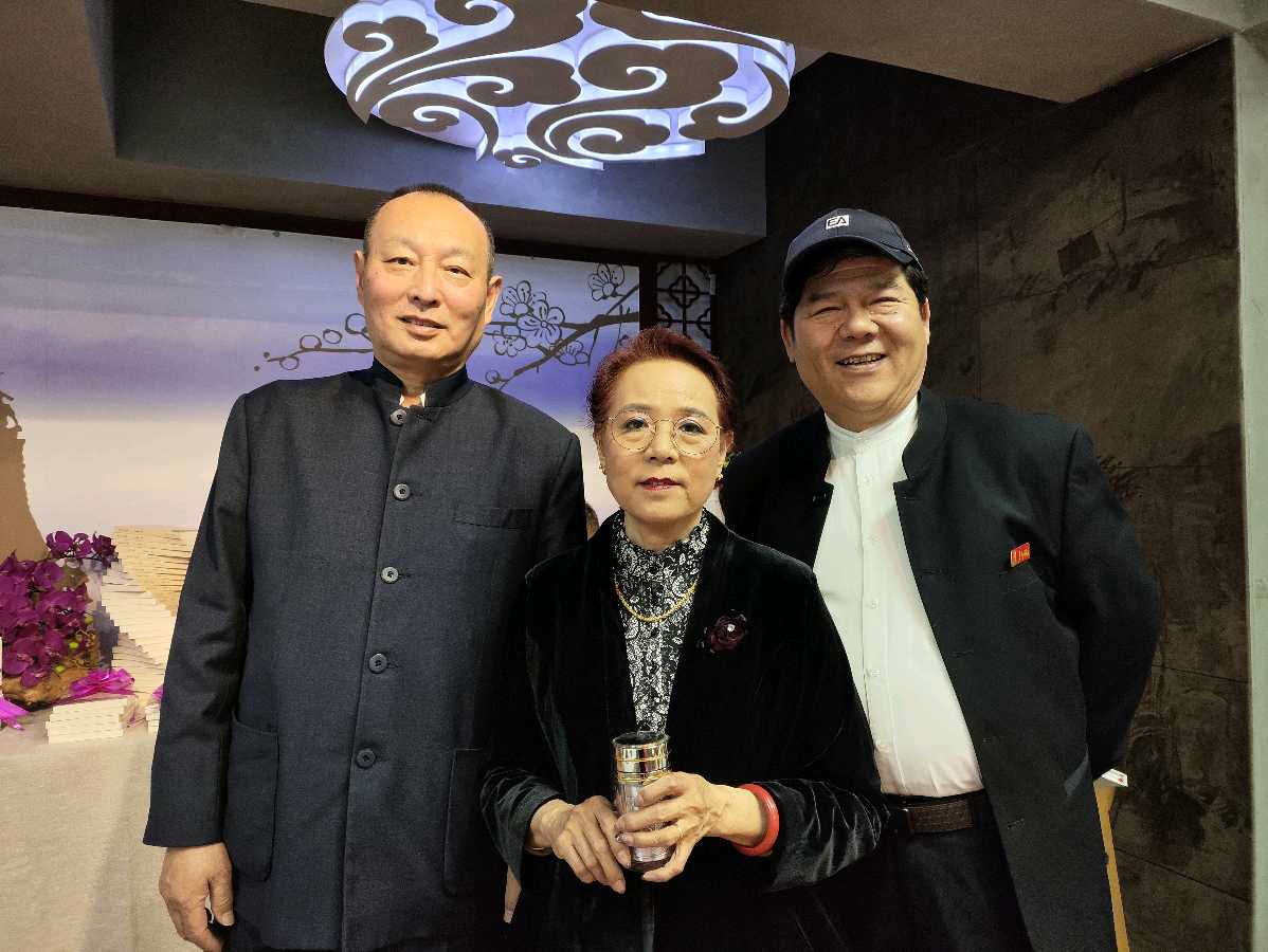 品端至上 德艺双馨 诗声尚美 ‖【边走边唱】古建专家徐德凝诗集新书发布会暨诗诵活动在京举行（图38）
