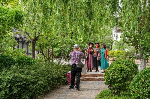 巴黎文学华东诗社018期微刊《花迎五一更芬芳》（图22）
