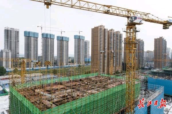 【新山东文学社】《我心目中的建筑工人》作者/刘桂荣 主播/清风（图9）